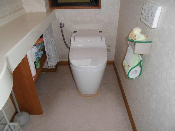 トイレ交換工事　山梨県甲府市　01