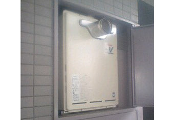 ガス給湯器交換え工事　東京都三鷹市　RUF-A1610AT(A） - Before