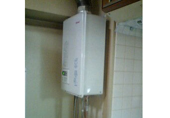 給湯器交換工事　東京都世田谷区　RUX-V1615SFFUA-E - Before