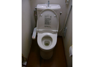 洋式便器交換工事　神奈川県藤沢市　CS220BM+SH221BA - Before