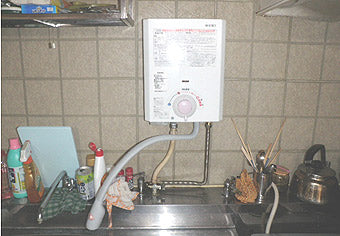瞬間湯沸し器交換工事　東京都板橋区　YR-545