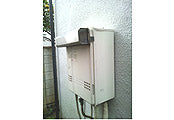 ガス給湯器交換工事　東京都世田谷区　GT-2450SAWXBL - Before