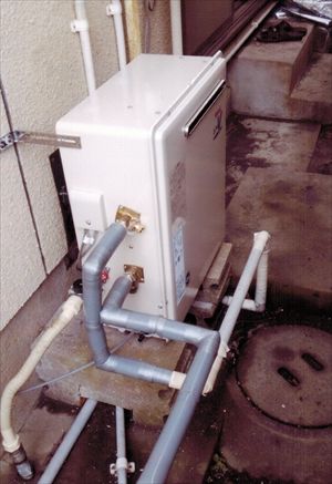 給湯器・ガス配管・給水給湯配管交換工事　鹿児島県鹿児島市　RFS-A2003SA-set