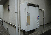 ガス給湯器交換工事　東京都世田谷区　RUF-A1610SAW(A) - Before