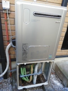 給湯暖房給湯器・据置台取付工事　東京都小金井市　RVD-E2401SAW2-1A-set - After