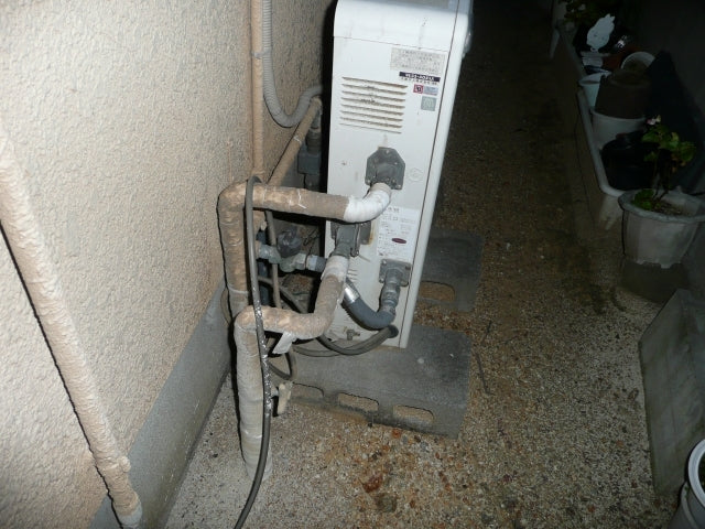 給湯器交換工事/ガス配管交換え　大阪府岸和田市　RUX-V1616G-E-set - Before