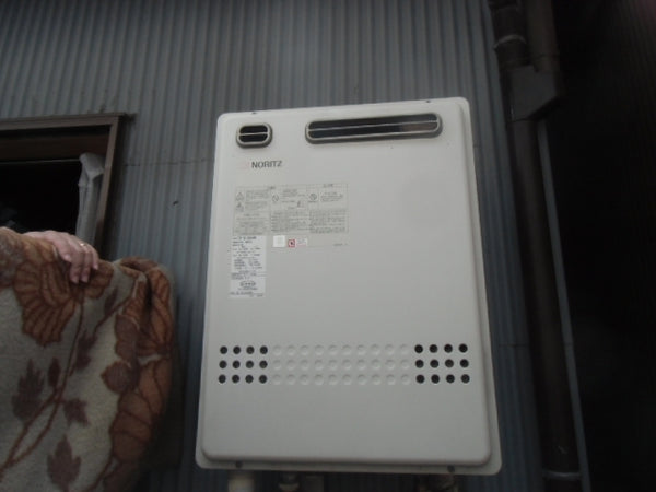 給湯器交換工事（狭所・2名作業共）　東京都中央区　GT-C2052SAWX-2-BL