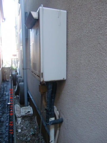 給湯器/排気カバー交換工事　東京都板橋区　RUF-E2401AW-A-set - Before