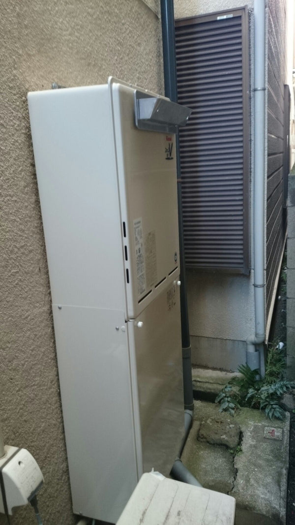 給湯器・排気アダプタ・配管カバー交換工事　東京都荒川区　RUF-A2400SAW-Aset13A