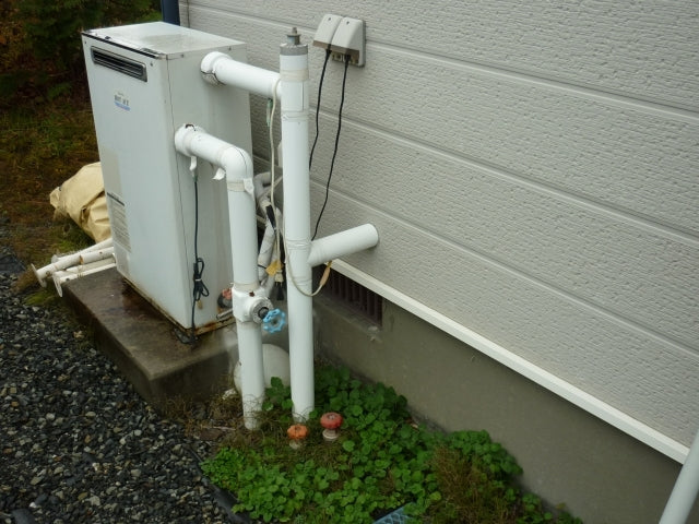 石油給湯器交換え工事・給水・給湯・おいだき配管逆配管工事・電熱ヒーター交換え・プロテカバー取付費　岩手県一関市　UKB-NX460AP-MD - Before