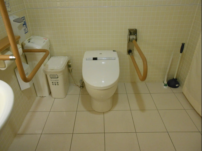 トイレ交換工事　東京都渋谷区　CES9787F-NW1 - Before