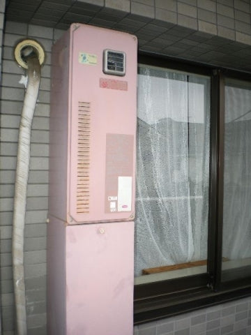 給湯器・配管カバー・給水・給湯接続部・ガス配管交換工事　埼玉県さいたま市南区　RUF-VS1615SAW-set - Before