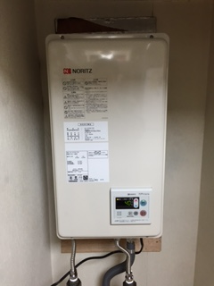 給湯器交換（排気筒位置調整）・排気トップ交換・台所リモコン新設　東京都大田区　GQ-1637WS-FFB-BL