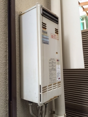 給湯器交換・ガス配管交換　東京都中央区　RUX-VS1616W-E - Before