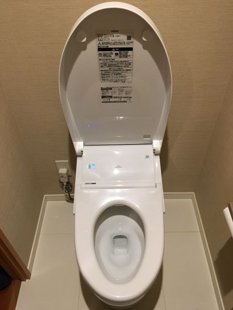 トイレ交換工事　東京都渋谷区　CES9787F-NW1 - After