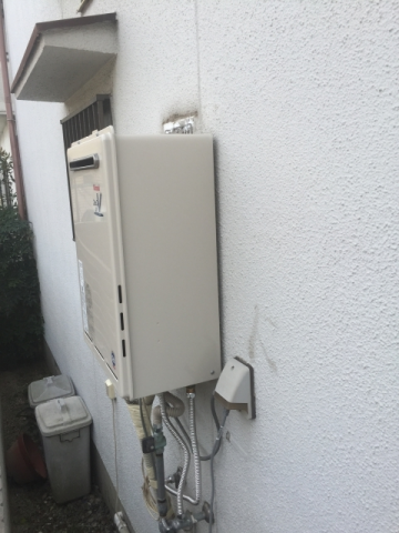 給湯器・ガス配管交換工事（狭所作業共）　大阪府柏原市　RUF-A1610SAW-A-set