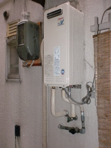 給湯器交換工事（ガス配管交換、リモコン新設工事共）　大阪府東大阪市　RUX-VS1616W-E-set