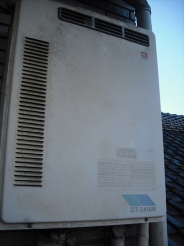給湯器交換工事/ガス配管交換え　東京都台東区　GT-2450SAWX-2-set13A - Before