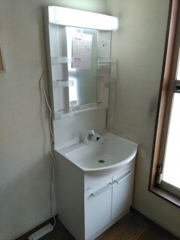 洗面化粧台交換工事　東京都世田谷区　GQM60KSCW-GQM60K1SMK