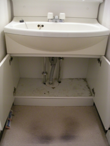 洗面化粧台交換・止水栓交換（搬入・運搬含む）　東京都中野区　GQM75KSCW-GQM75K1SMK - Before