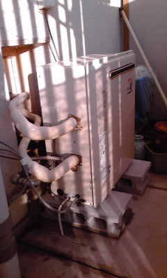 給湯器・ガス配管交換・逆配管工事　大阪府大阪市旭区　RFS-A1610SA