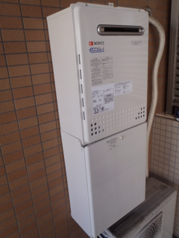 給湯器・配管カバー交換工事　東京都府中市　GT-C2452AWX-2-set13A