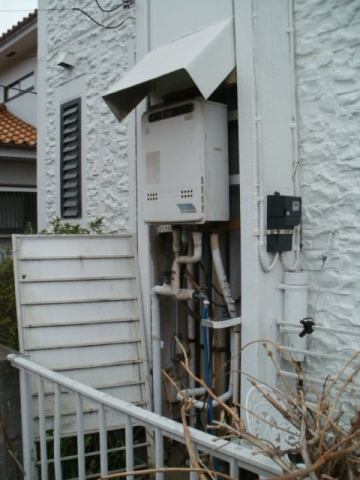 ガス給湯器交換工事　神奈川県横浜市港南区　GT-2060SAWX-BL-set-13A - Before