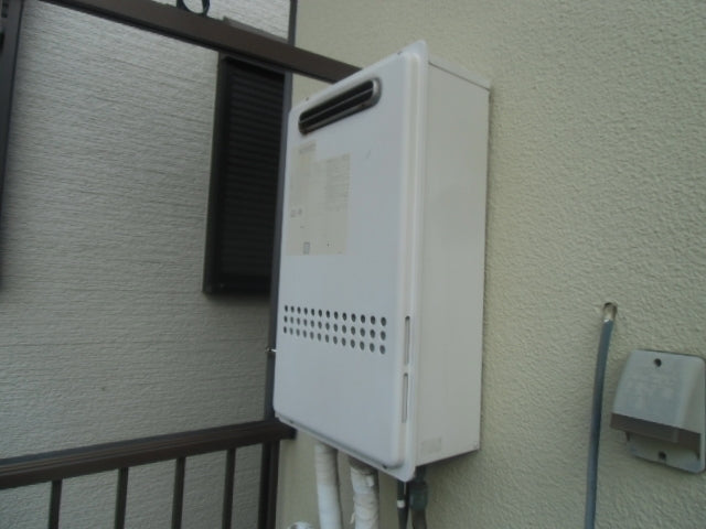 給湯器交換工事　神奈川県横浜市瀬谷区　RUX-A2010W-E - Before