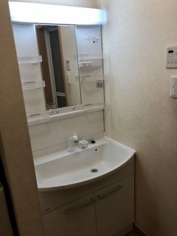 洗面化粧台交換工事　大阪府大阪市此花区　GQM75KSCW+GQM75K1SMK+GQM001DG