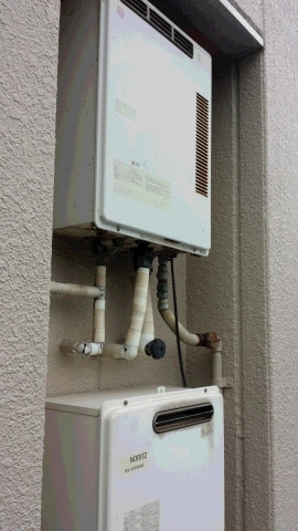 業務用給湯器交換工事・高所作業・2名作業・ガス配管交換え費　千葉県千葉市美浜区　00001 - Before