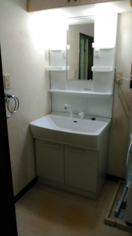 洗面化粧台交換工事　静岡県牧之原市　LSAB-70A-LSAM-7VS-W