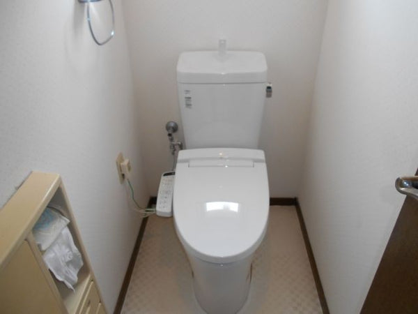 トイレ アクセサリー交換工事　福岡県北九州市八幡西区　BC-ZA10H-120-DT-ZA180H-BW1