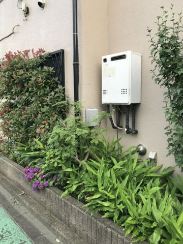 ガス給湯器 トイレ交換工事　神奈川県相模原市中央区　RUF-E2405AW-A-set-LPG - Before