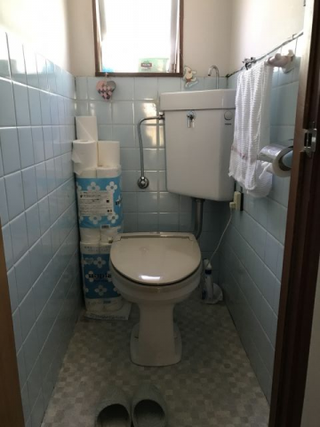 トイレ交換工事　神奈川県横浜市鶴見区　TCF2221E-SC1 - Before