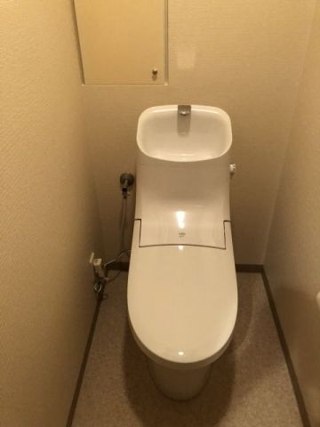 トイレ交換工事　大阪府大阪市中央区　BC-ZA20PM-DT-ZA281PM-BW1
