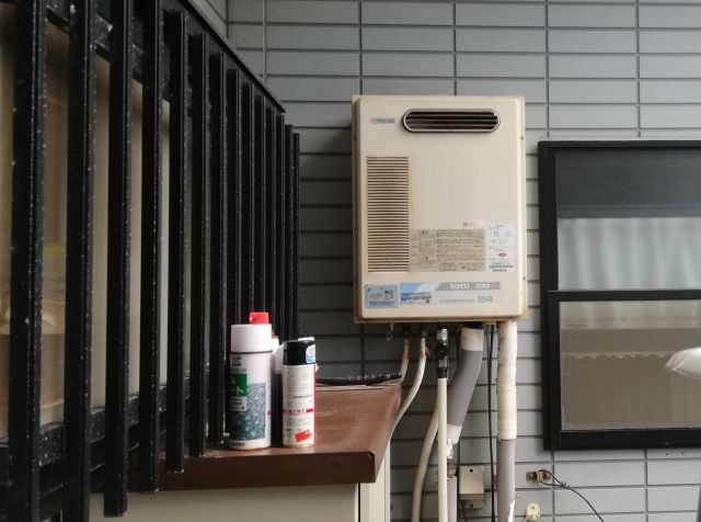 ガス給湯器交換工事　兵庫県尼崎市　RUF-E2405SAW-A-set-13A - Before