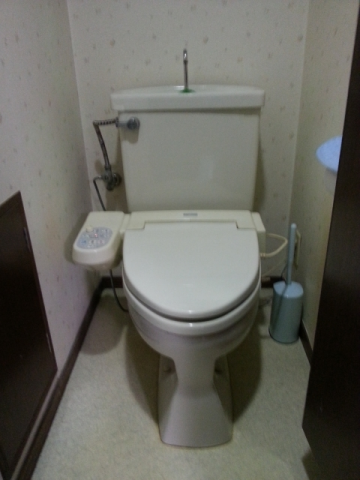 トイレ交換工事/壁クロス・CF張り替え　東京都西多摩郡瑞穂町　XCH1101RWS-sale - Before