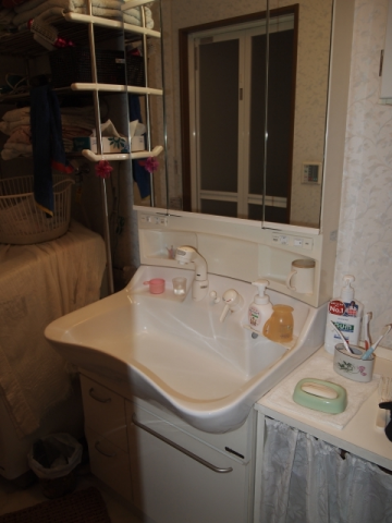 洗面化粧台交換工事/止水栓交換え　神奈川県横浜市戸塚区　AR1H755SY-set4-VR1 - Before