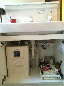 小型温水器交換工事　東京都豊島区　EHPK-F13N2 - Before