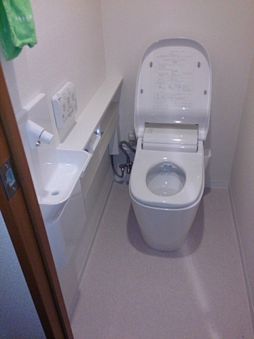 洋式便器/給湯器/水栓一式交換え及び手洗ユニット取付工事（CF/壁紙/天井張替え共）筒井1日　神奈川県川崎市川崎区　XCH1101WS-sale