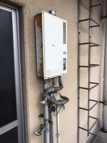 ガス給湯器交換工事　福岡県北九州市小倉北区　RUX-A1015W-E-13A - Before
