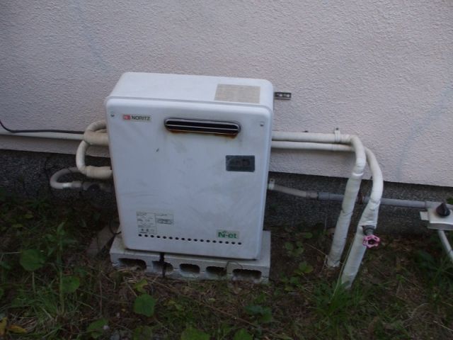 ガス給湯器交換工事　大阪府富田林市　RUX-E2406G-set-13A - Before