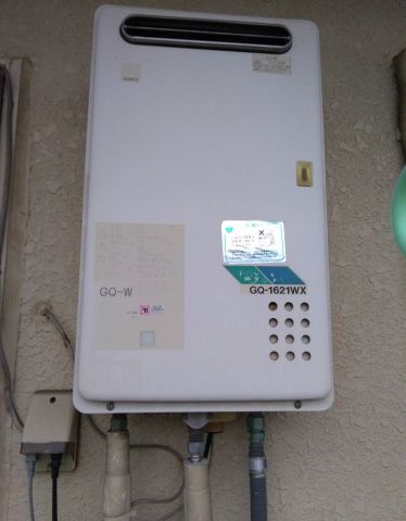 ガス給湯器 瞬間湯沸かし器交換工事　大阪府堺市堺区 - Before