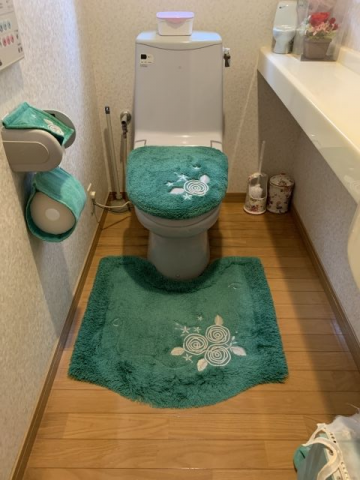 トイレ交換工事　富山県富山市 - Before