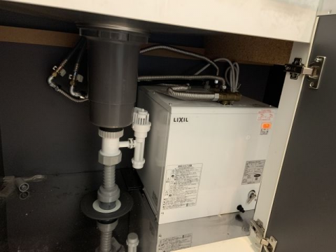 小型電気温水器交換工事　東京都千代田区