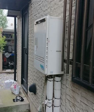 ガス給湯器交換工事　神奈川県茅ヶ崎市　RUF-E2406AW-LPG - Before