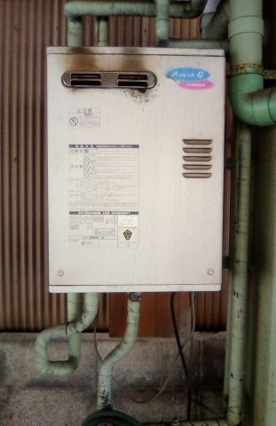 石油給湯器交換工事　静岡県静岡市清水区 - Before