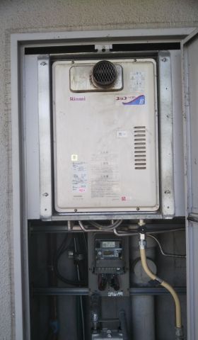 ガス給湯器交換工事　大阪府泉南市 - Before