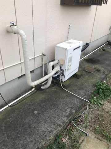 ガス給湯器交換工事　埼玉県吉川市　GT-C2462ARX-BL-set-LPG - Before