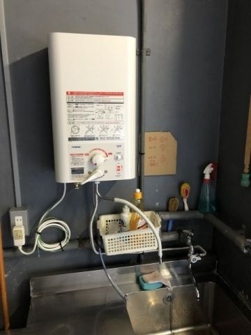 小型電気温水器交換工事　大阪府大阪市中央区　EWM-14